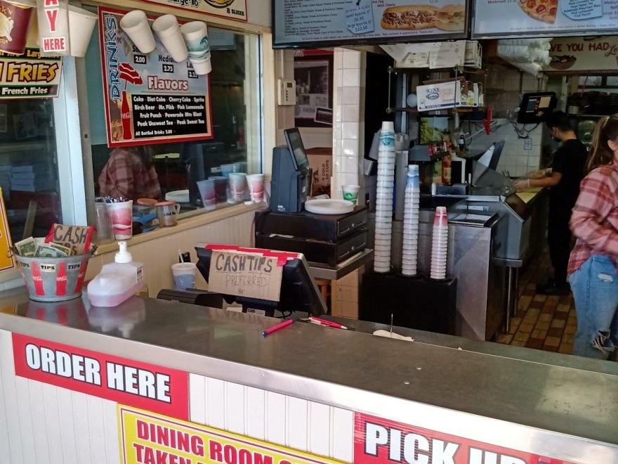 Louie's Pizza