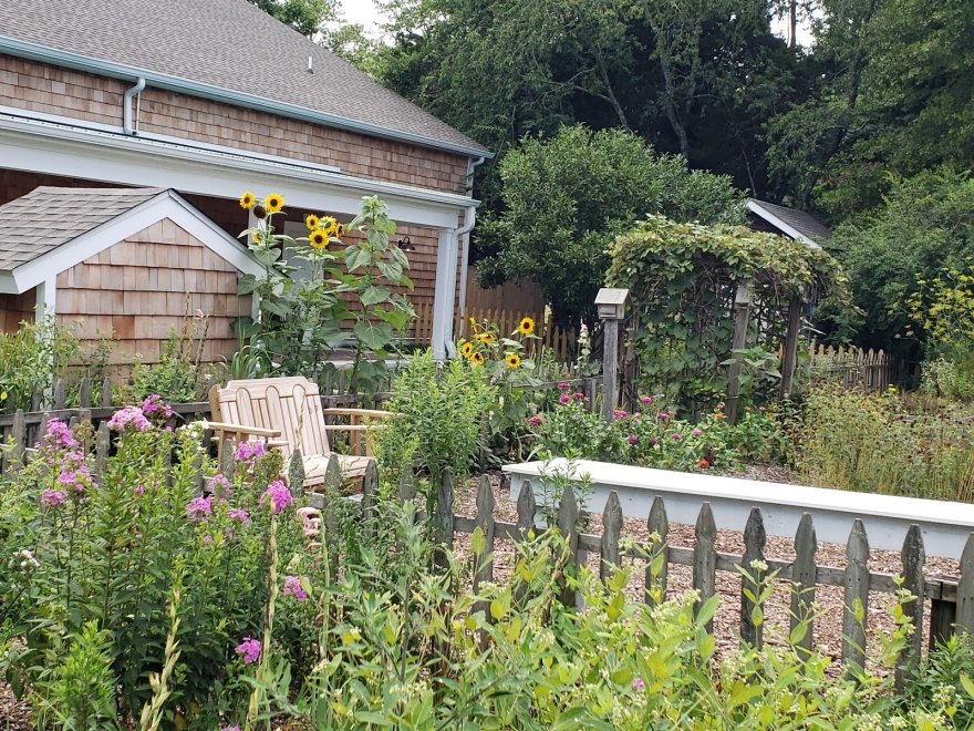 Good Earth Market & Organic Farm