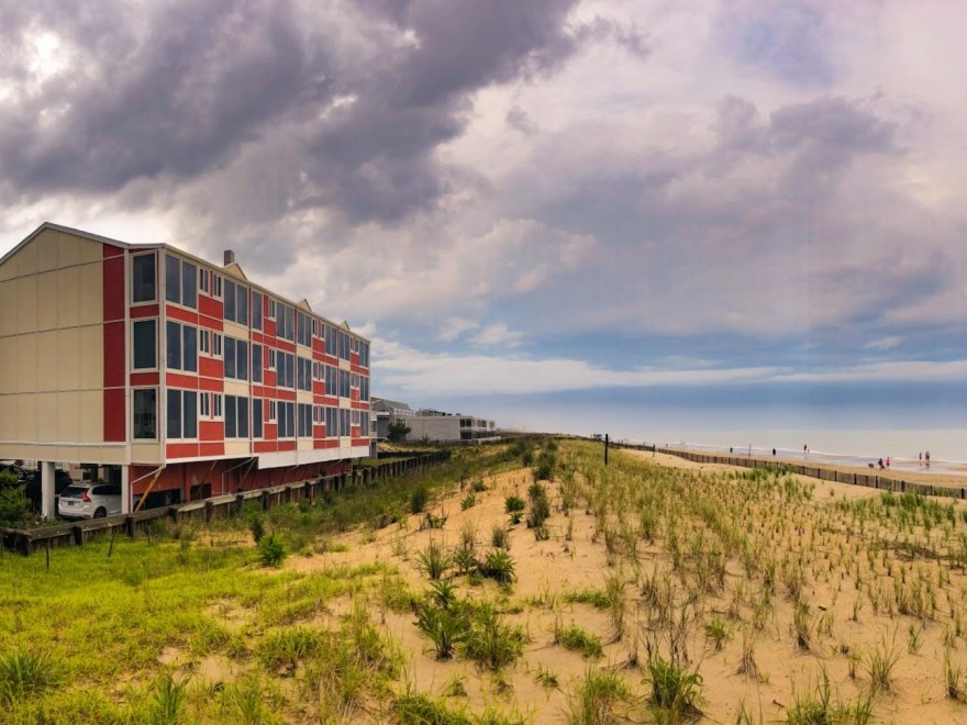 The Surf Club Oceanfront Hotel