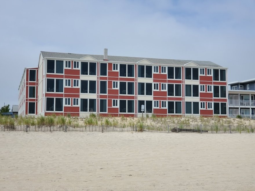 The Surf Club Oceanfront Hotel