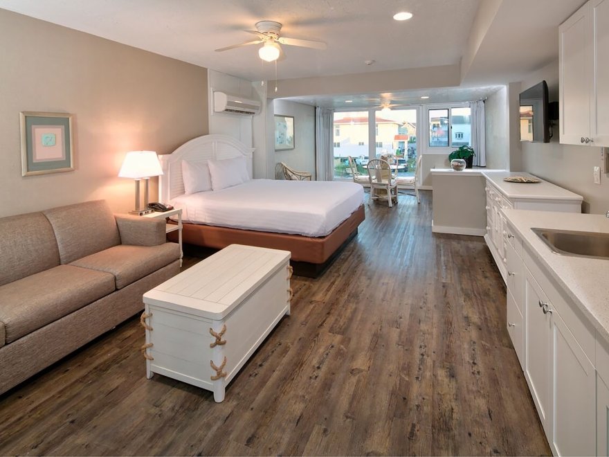 The Surf Club Oceanfront Hotel