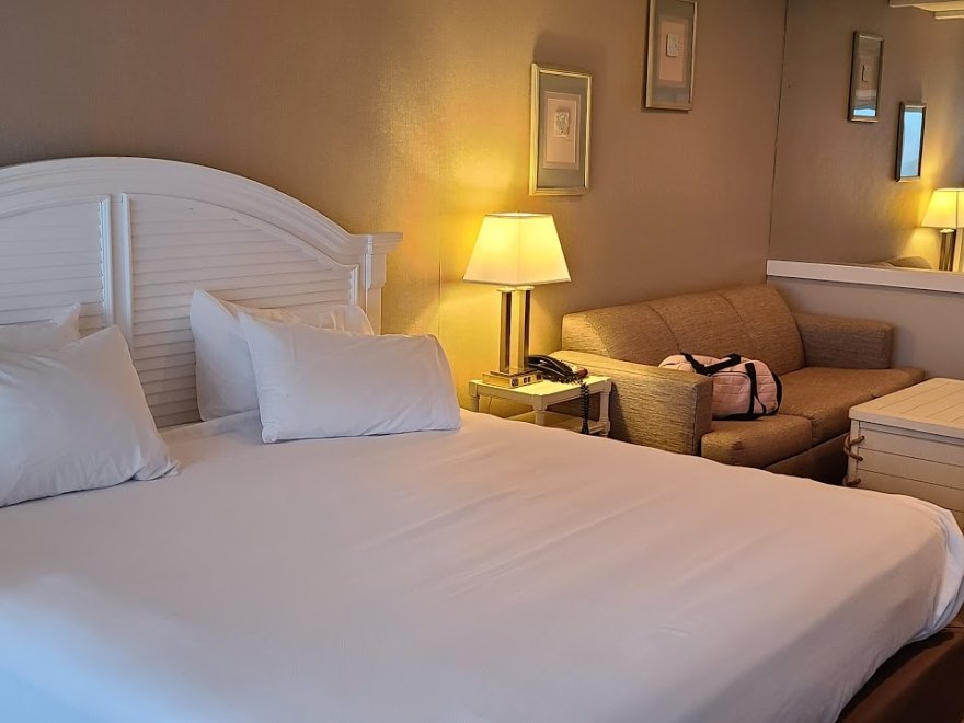 The Surf Club Oceanfront Hotel